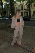 Load image into Gallery viewer, Olivia