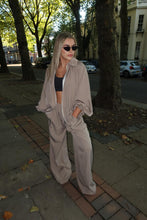 Load image into Gallery viewer, Olivia