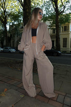 Load image into Gallery viewer, Olivia