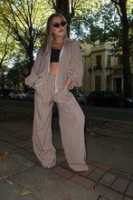 Load image into Gallery viewer, Olivia